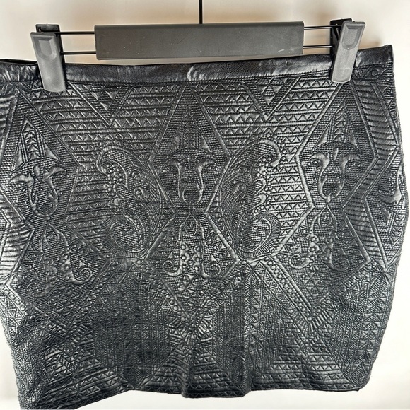 Black Textured Skirt | US Size Medium - Picture 2 of 7